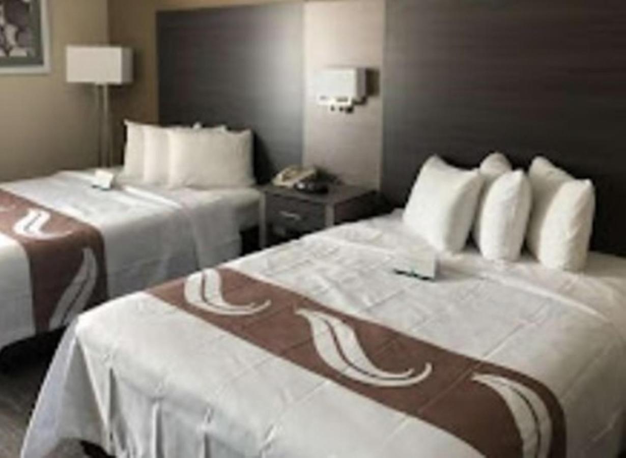 Quality Inn & Suites Roanoke - Fort Worth North Bagian luar foto
