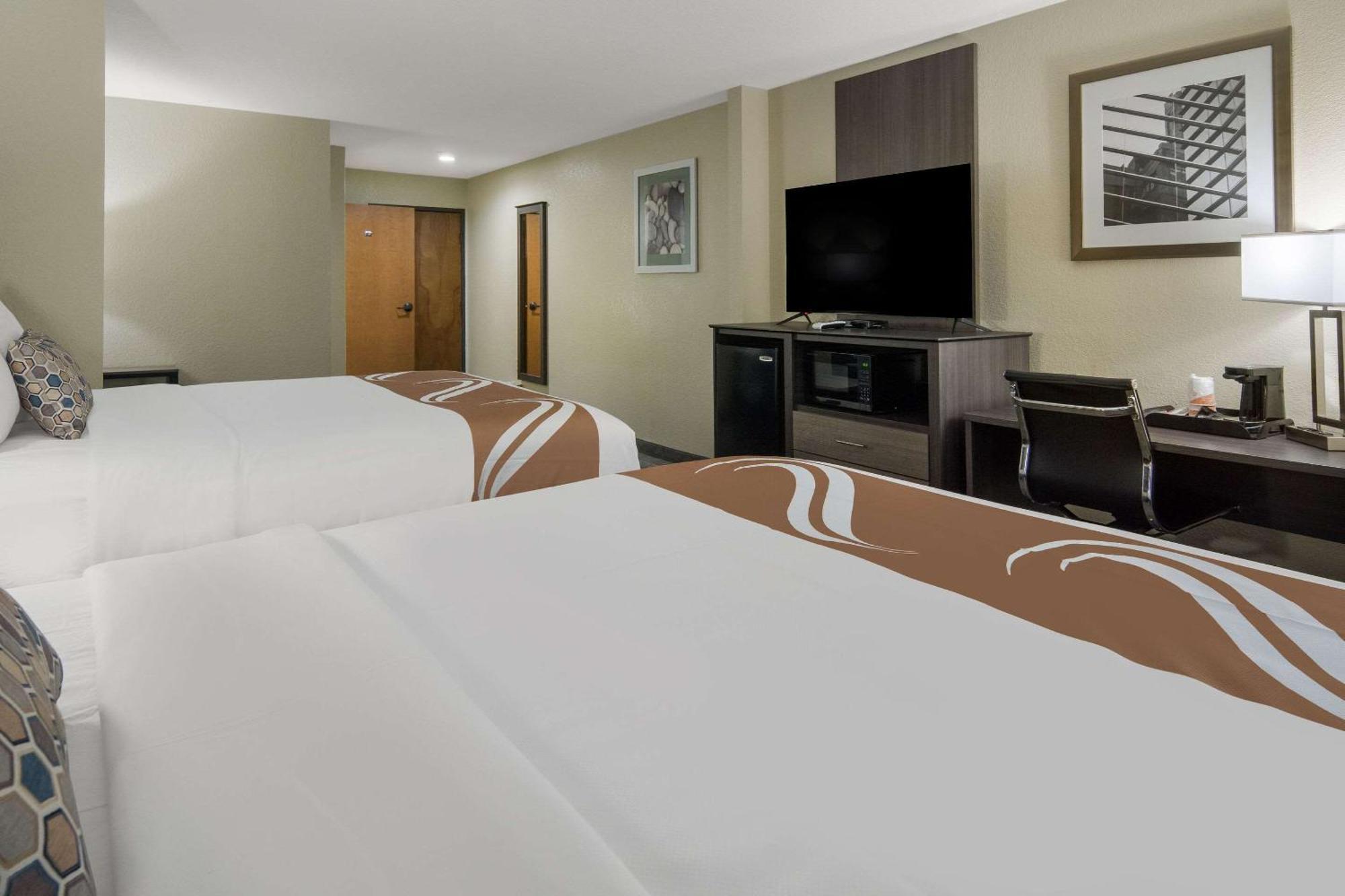 Quality Inn & Suites Roanoke - Fort Worth North Bagian luar foto