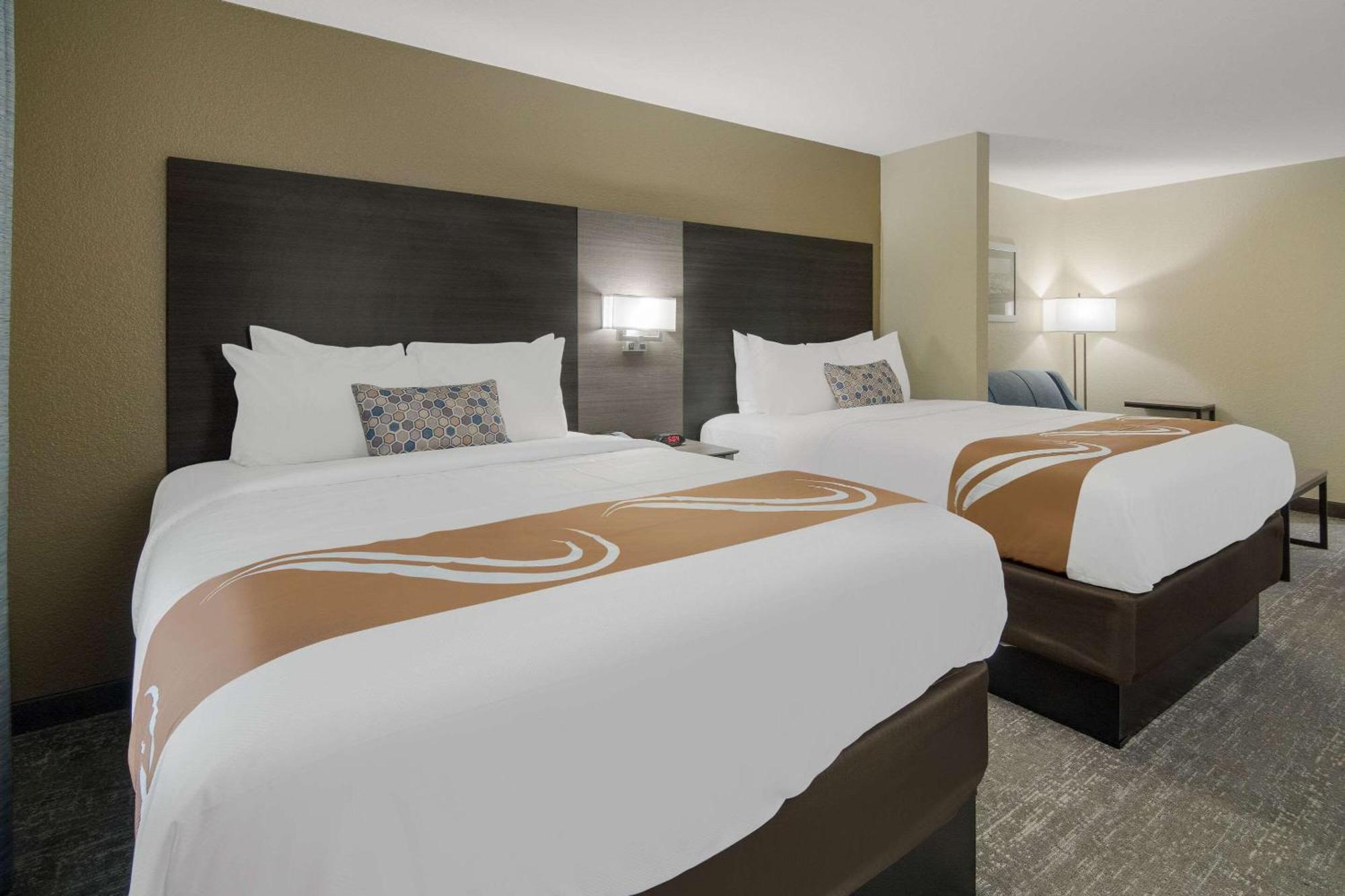Quality Inn & Suites Roanoke - Fort Worth North Bagian luar foto