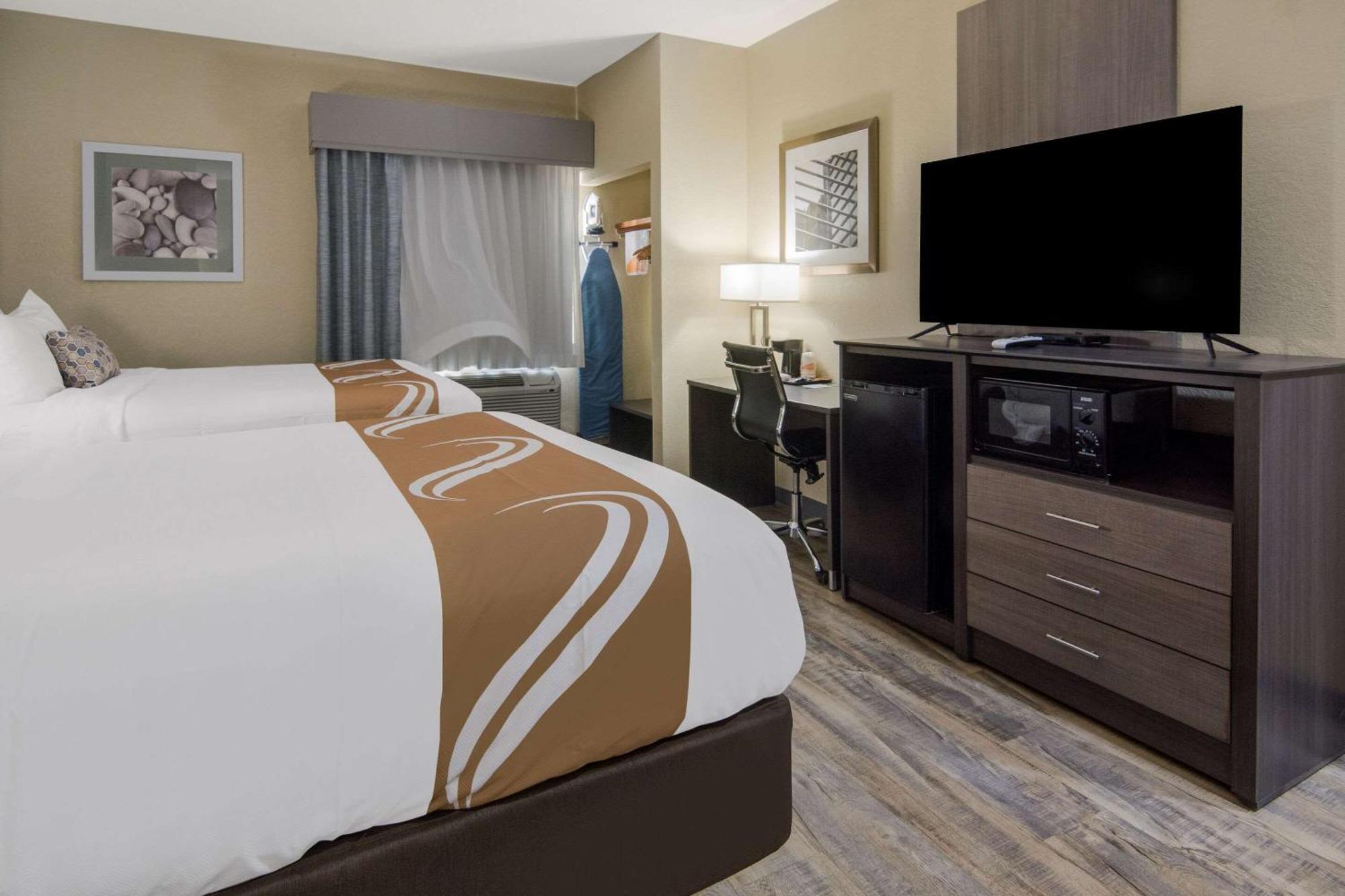 Quality Inn & Suites Roanoke - Fort Worth North Bagian luar foto
