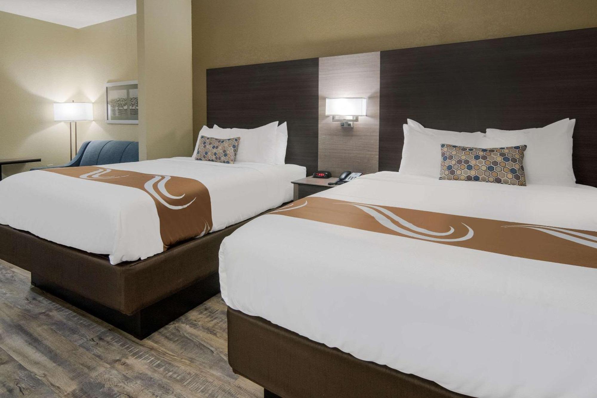 Quality Inn & Suites Roanoke - Fort Worth North Bagian luar foto