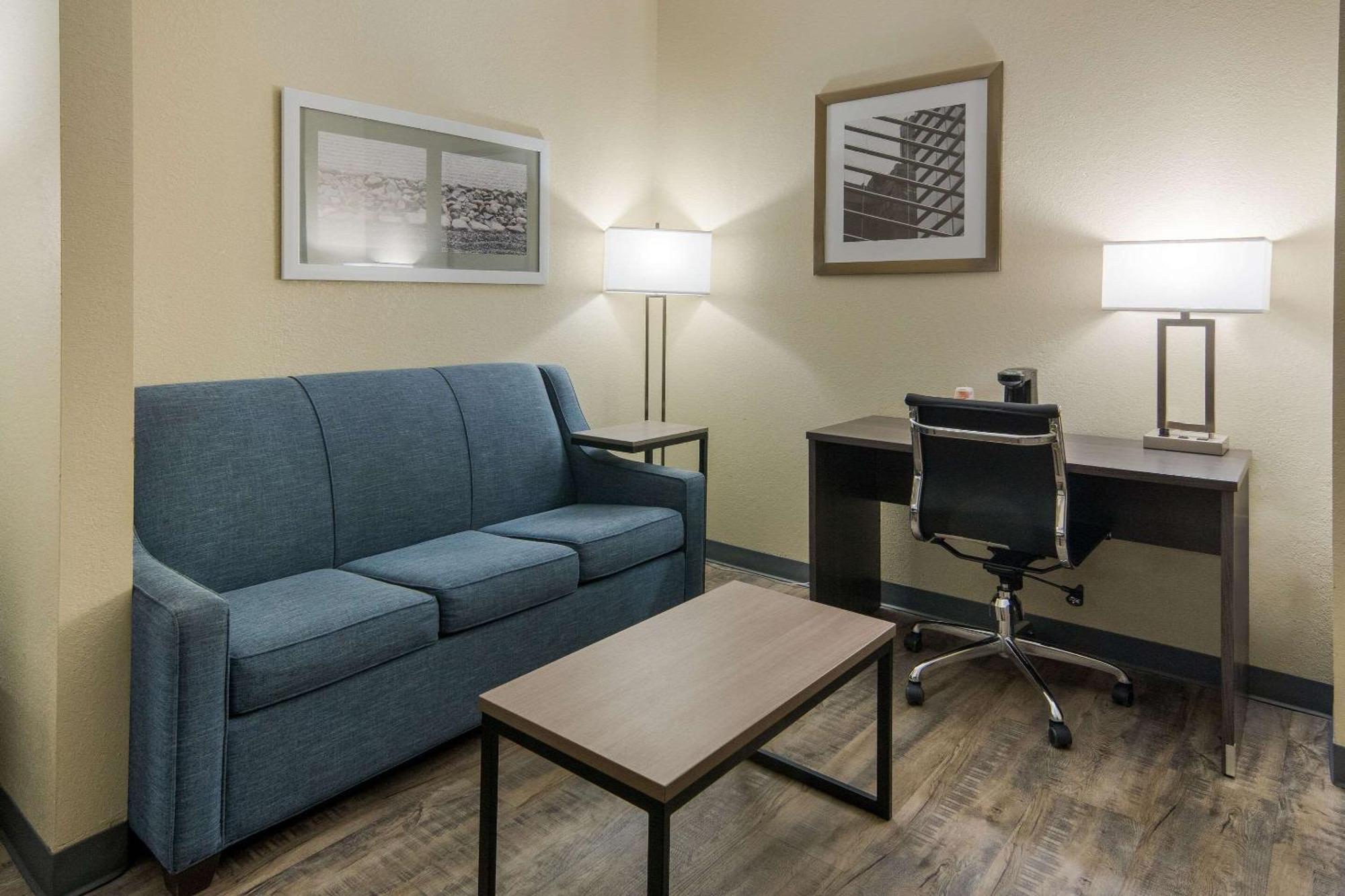 Quality Inn & Suites Roanoke - Fort Worth North Bagian luar foto